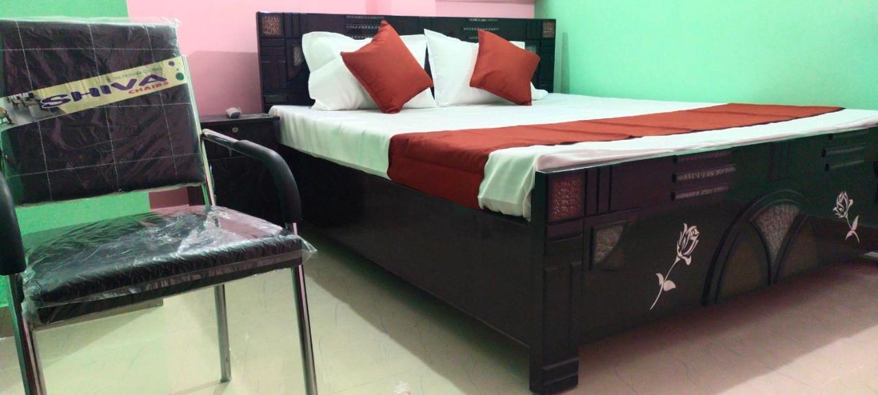 Spot On Hotel Royal Garden Danapur Exterior photo